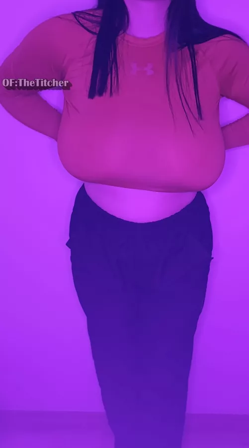 How about compression shirts  and no bra? Too much teasing for jogging? 😉😉