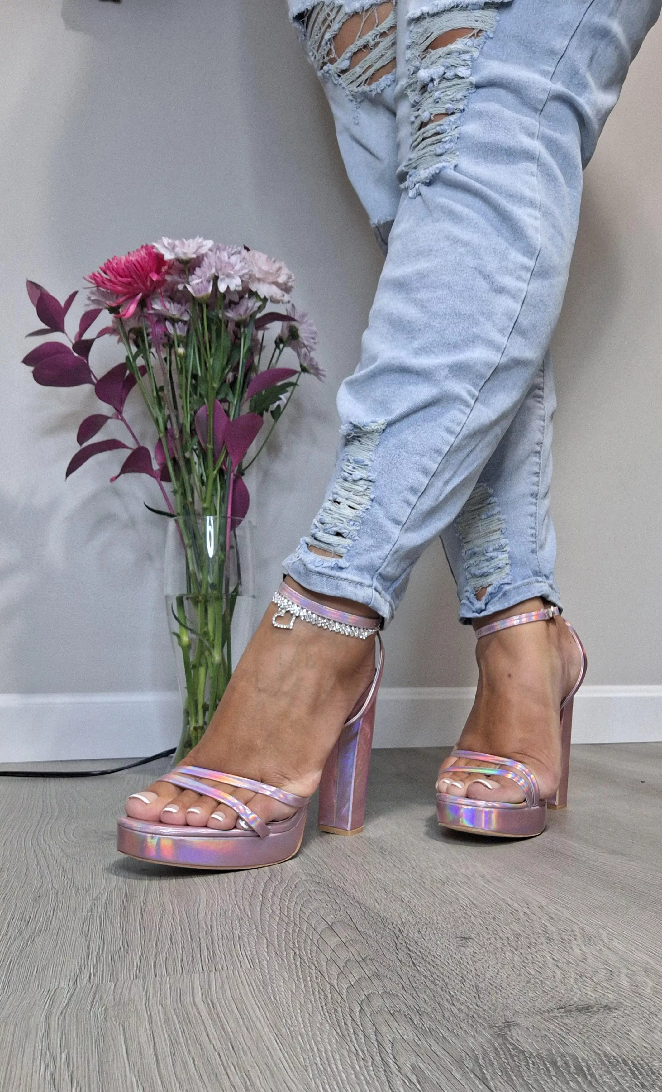 I love dressing my outfits up with this pair! 💕