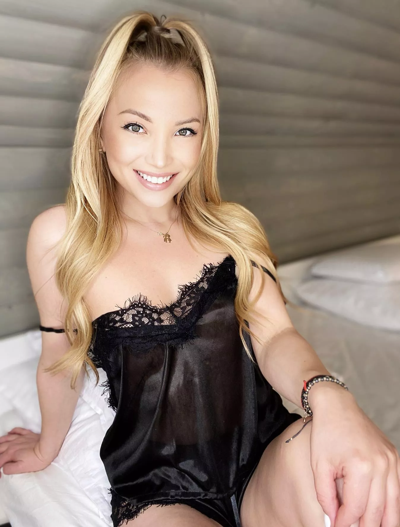 Just some juicy tits waiting to get sucked ;)