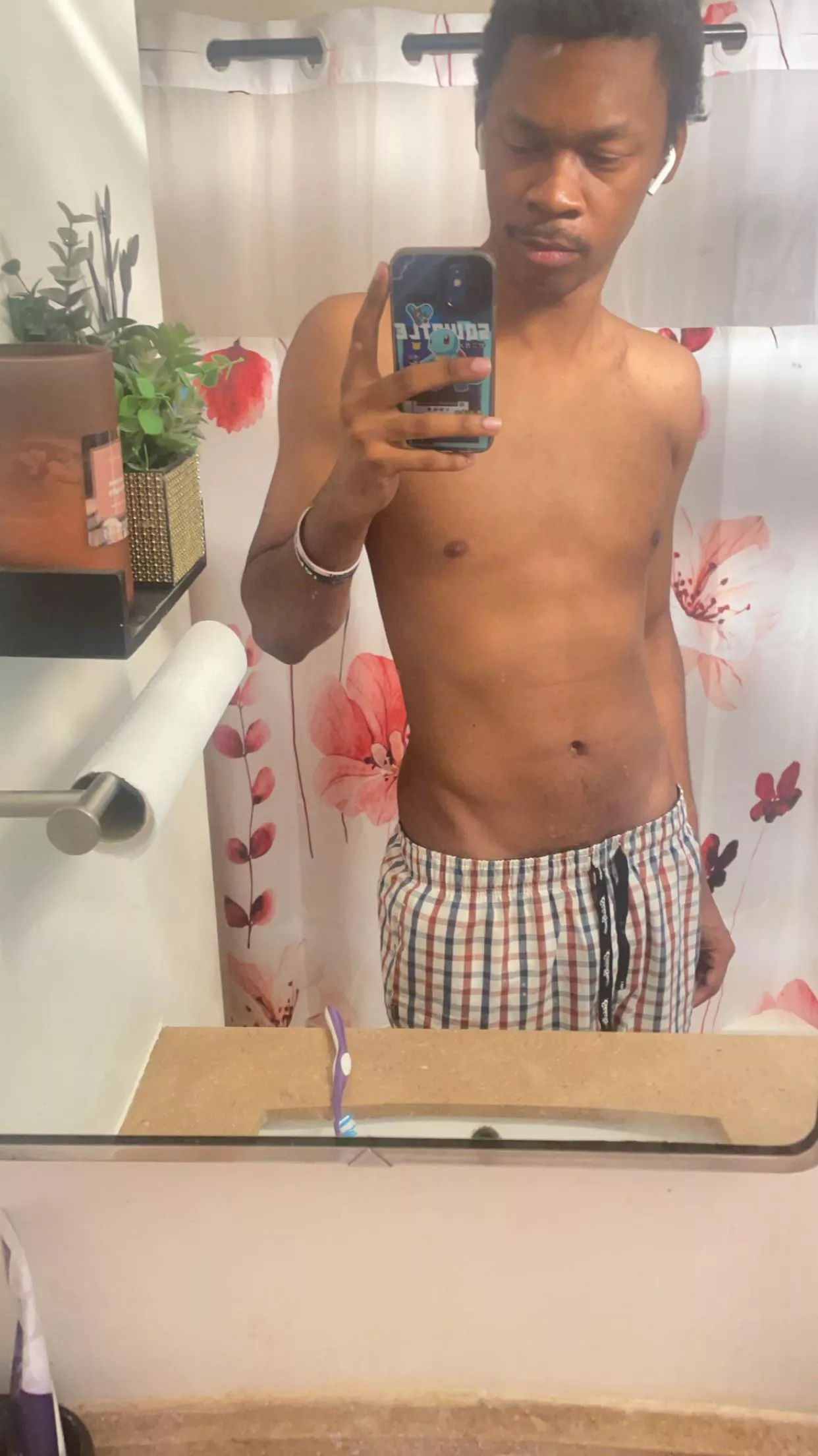 what music have be listening to and what games we been playing?? ^~^