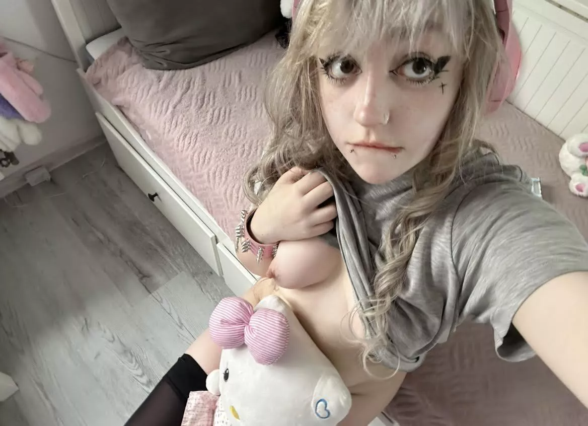 Would you smash a petite tatted babe