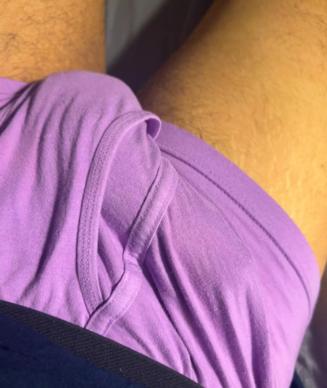 (20) Who’s favorite color is purple? 