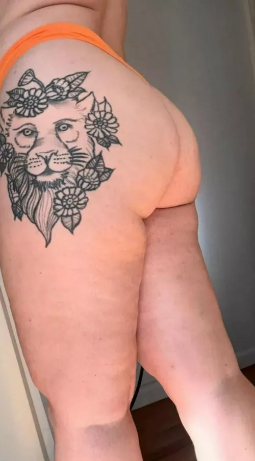 Describe my metal booty in one word
