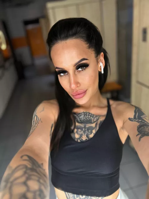 I bet that my plastic lips can make you finish in 3 min 