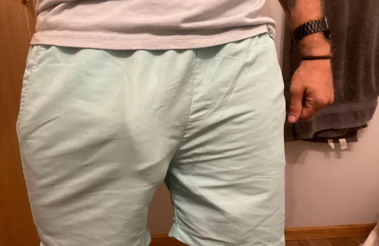 Let’s go to the pool 