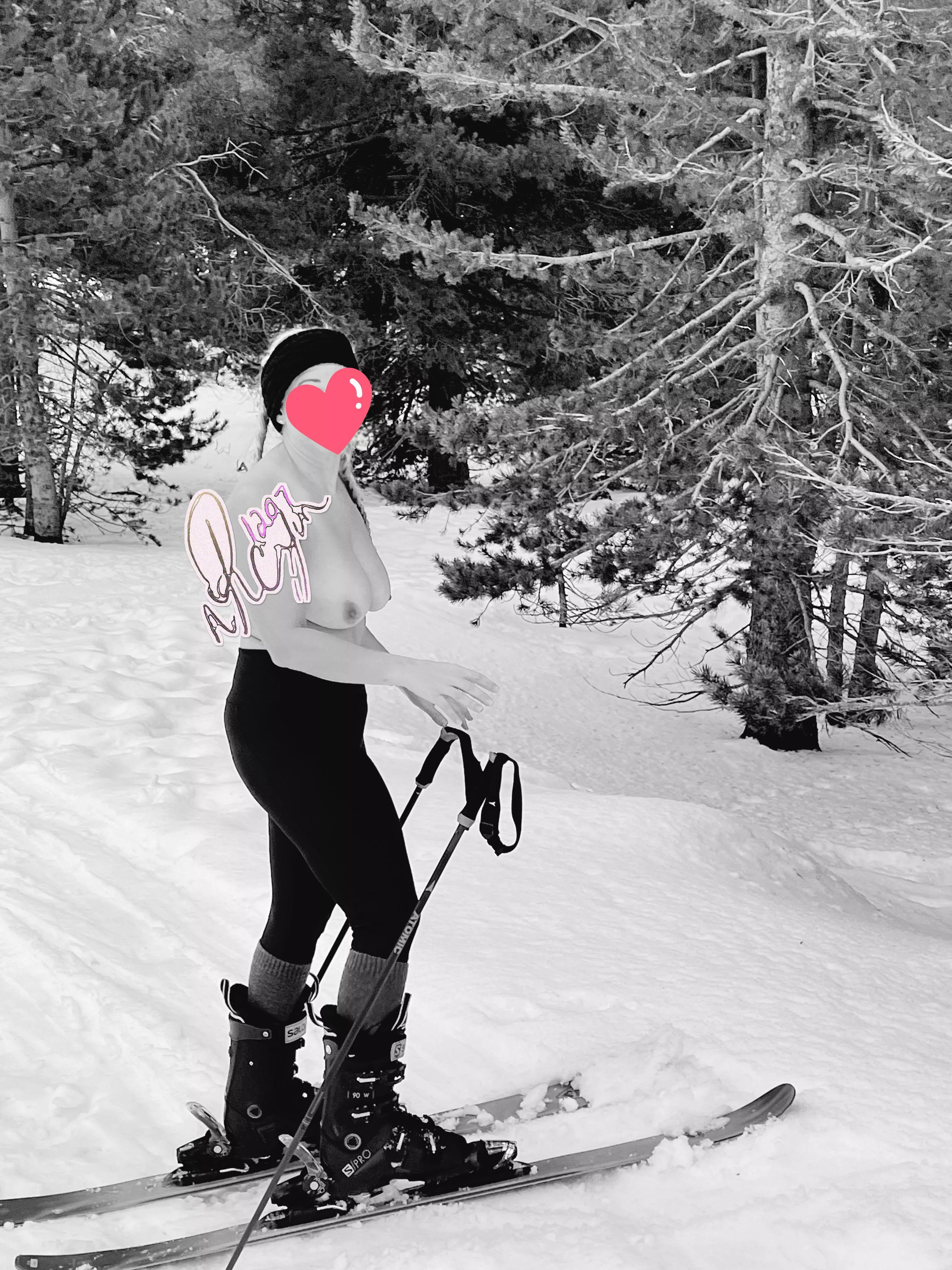 ❤️❤️ Skiing Blonde