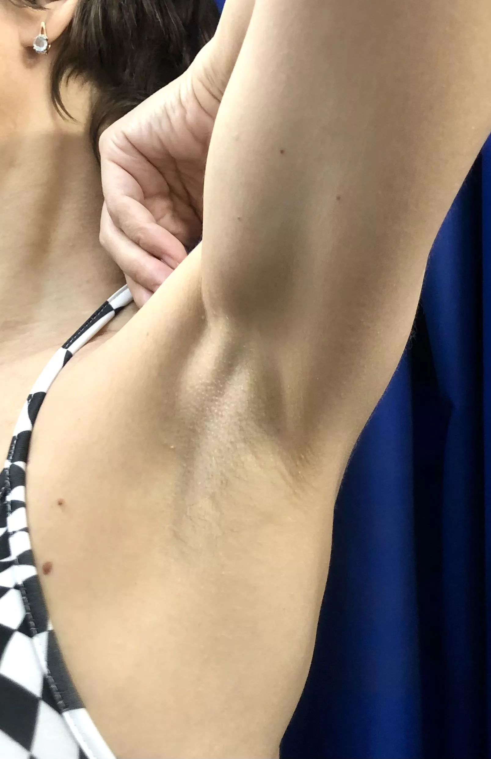 Would you sniff my sexy armpits?