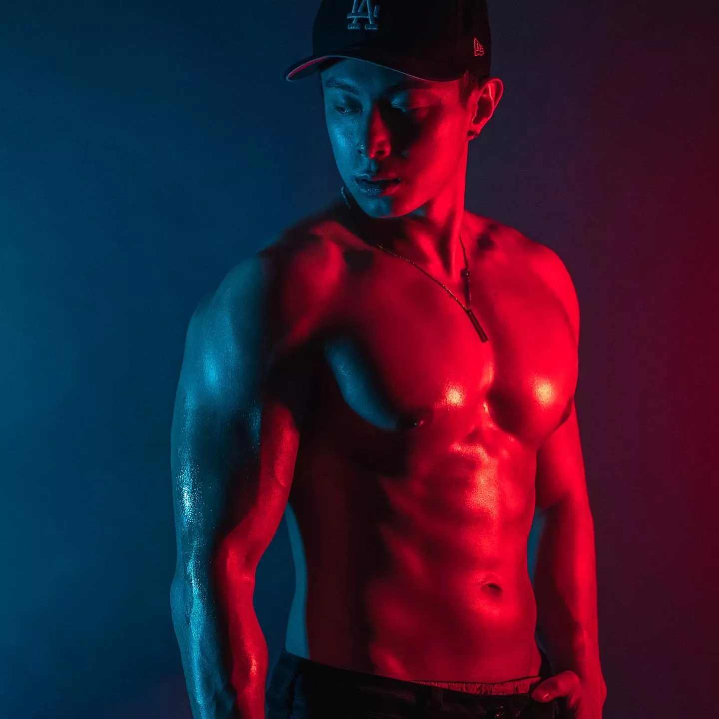 You like fit asian boys? 🥵