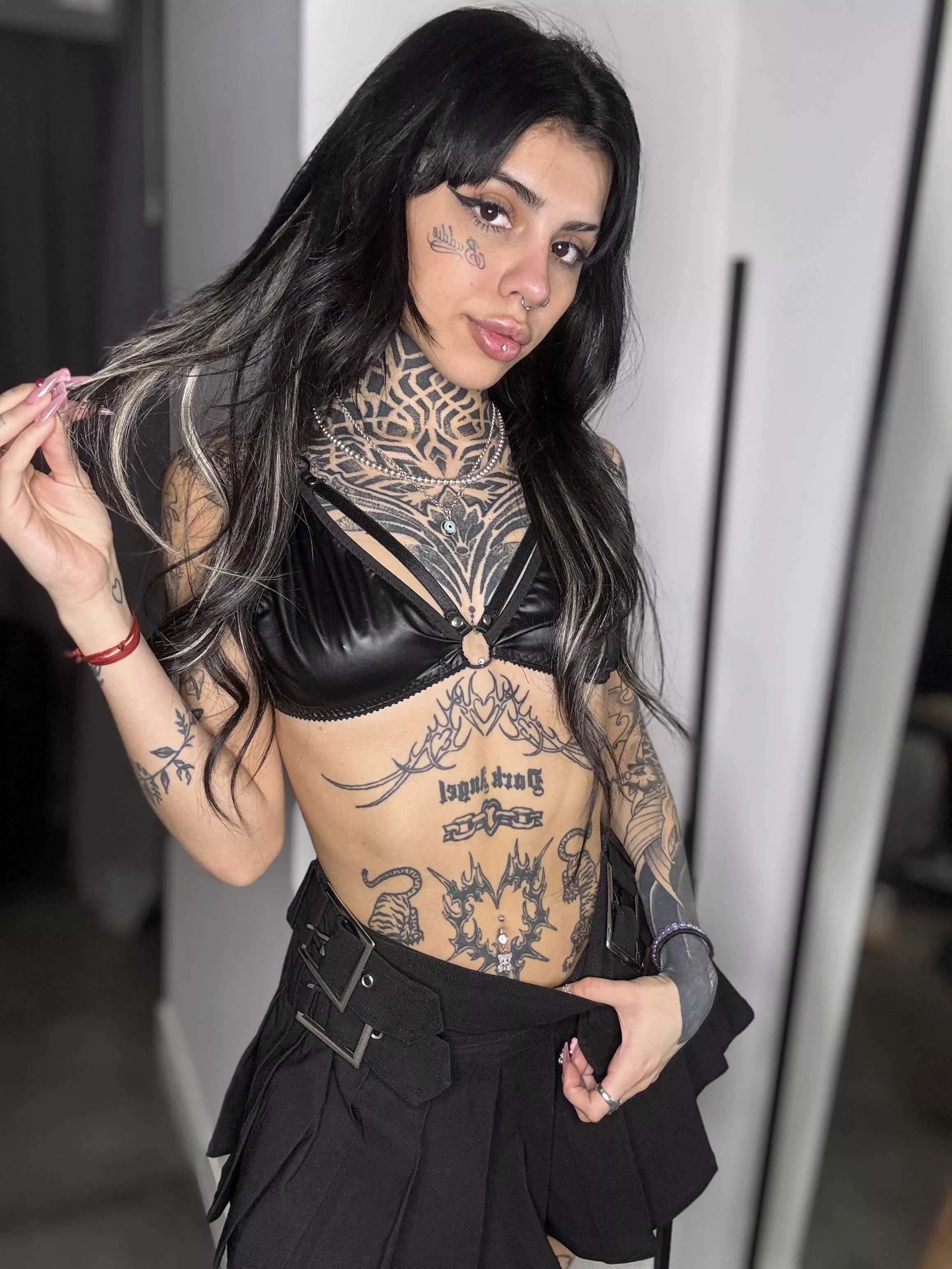 am i a trophy wife material for you