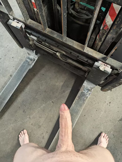 Gotta make the Monday work day more exciting somehow 🤤