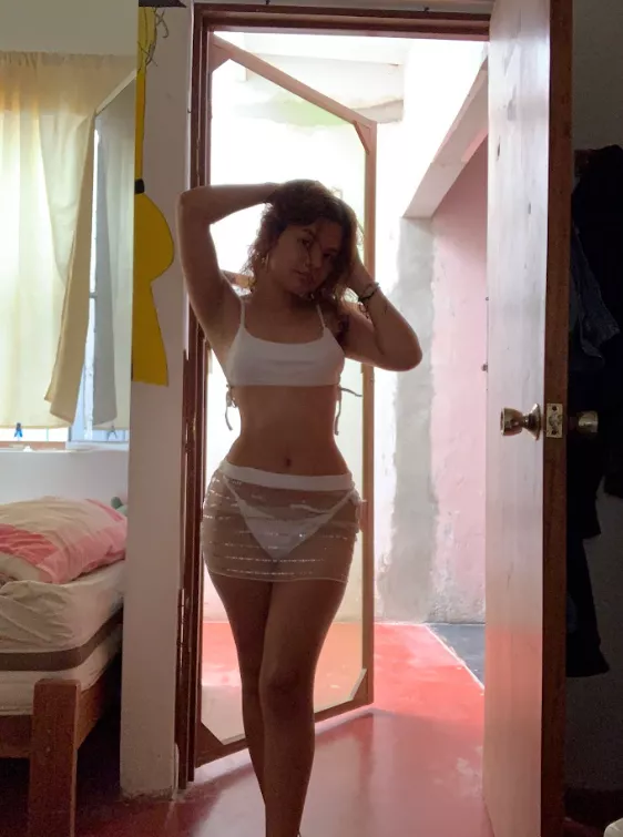 I hope you're into squishy latinas