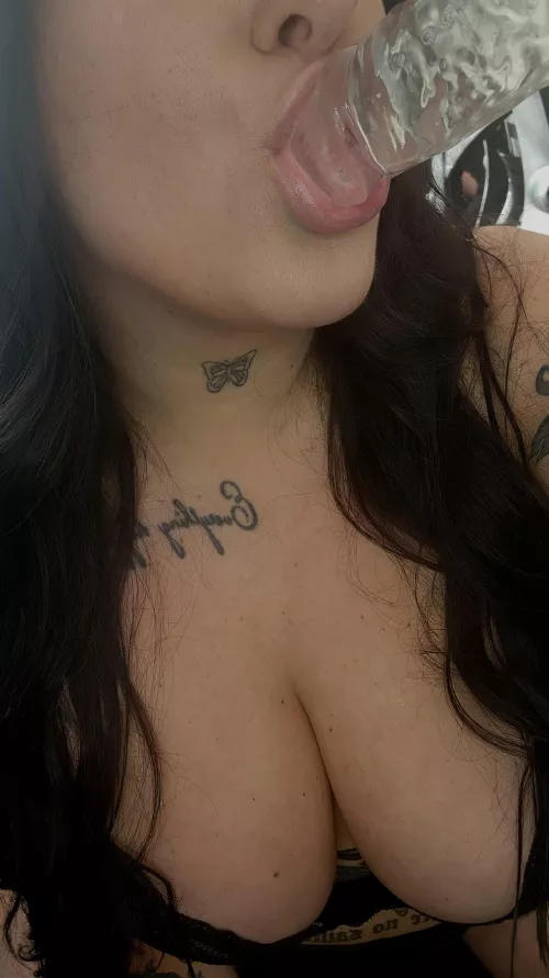 i love sucking cock, who's next?