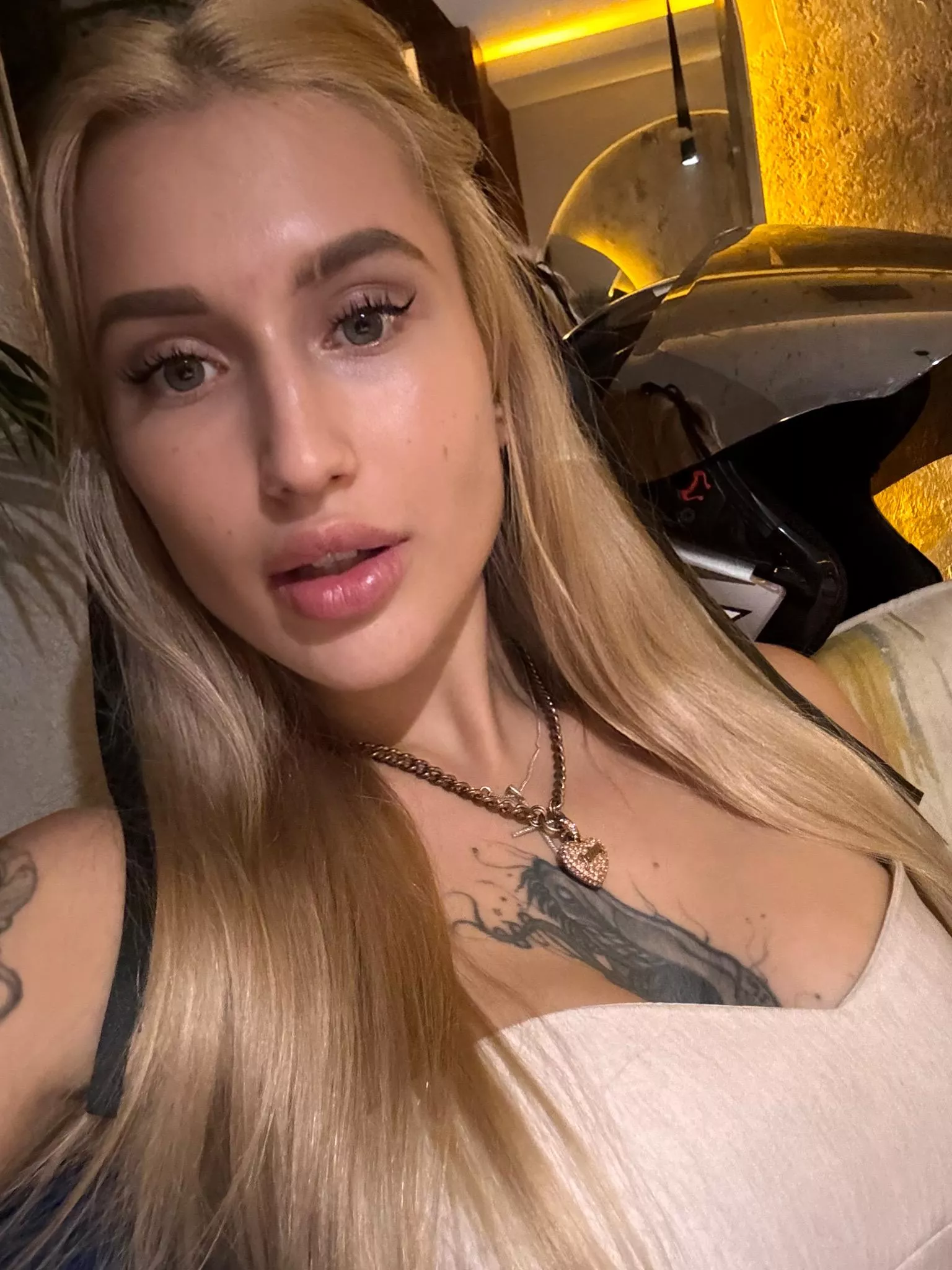 I'm the kind of girl who pays for herself and her date