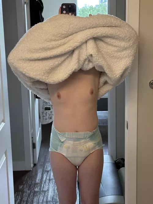 look what im hiding under my blanky hoodie!!