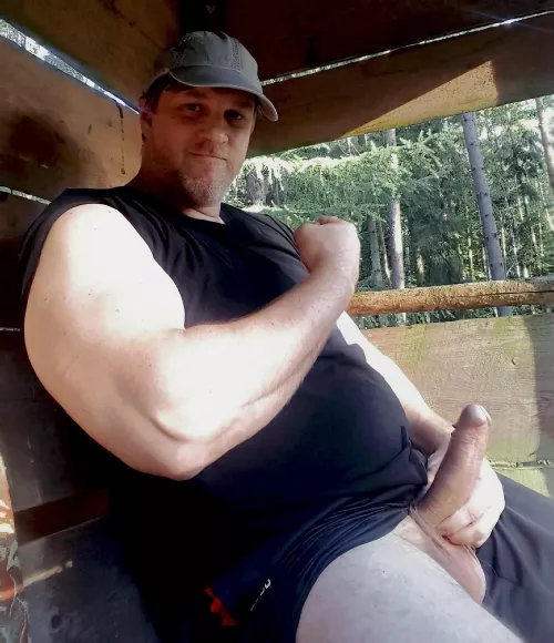 Me one year ago without a beard and at my secret place in the forest. Would u join me to watch the birds ?