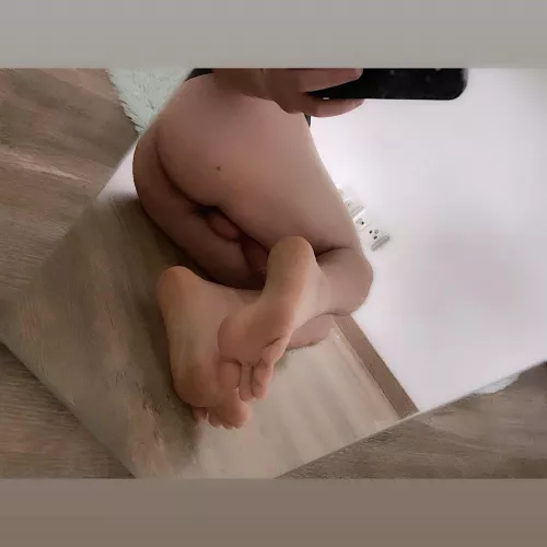 Mirror mirror on the wall, who has the softest soles of them all? - oh, it’s me 🤭