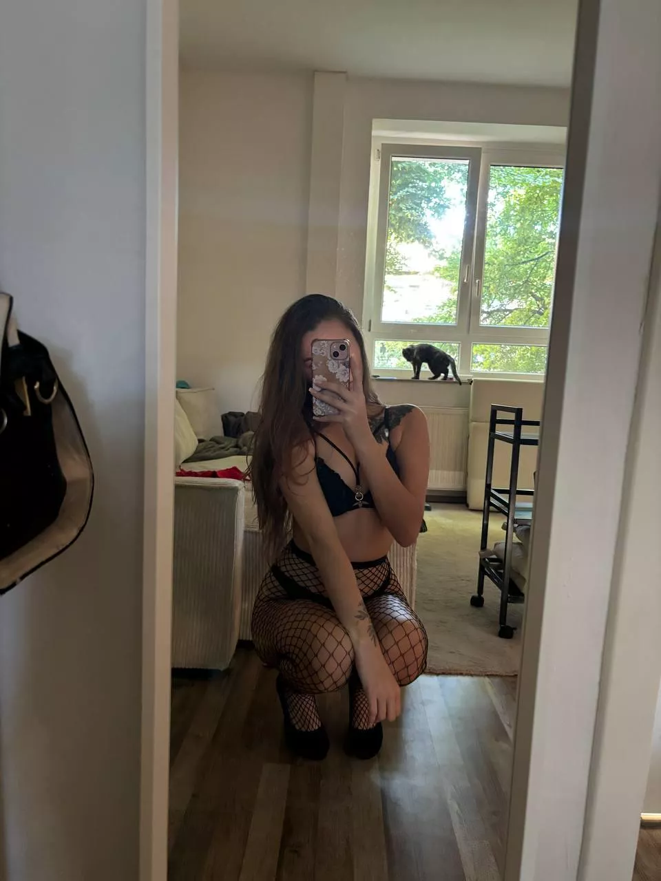 Alina Gray (@g.alina) [onlyfans] You know a babe when you see her