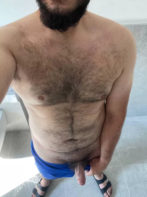 Is this a complimenting angle for me? My cock was feeling heavy… I love being hairy…