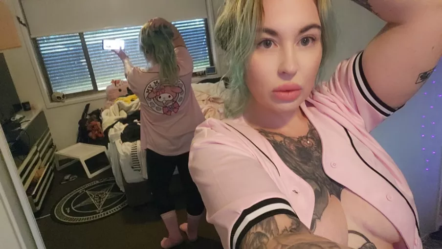 I've been dying to wear my My Melody jersy🩷