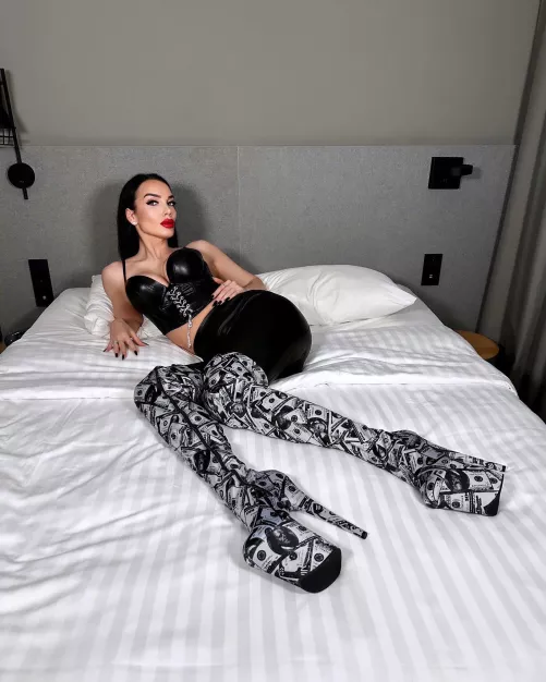 Mommy is in bed and waiting for you to worship my boots