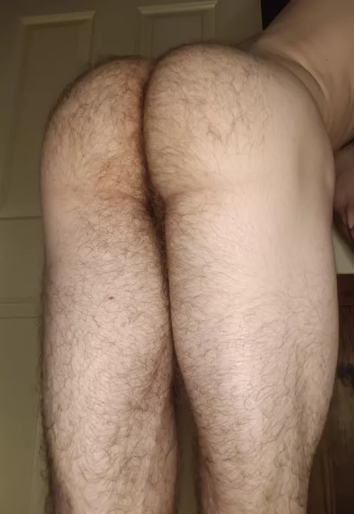 Would you kiss my soft fuzzy peach🍑