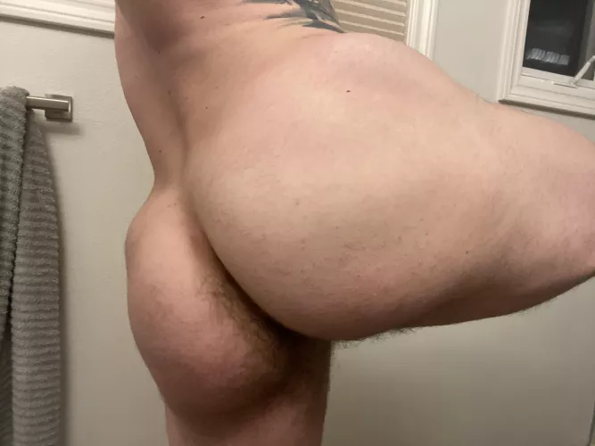 Do I have a nice booty?🍑