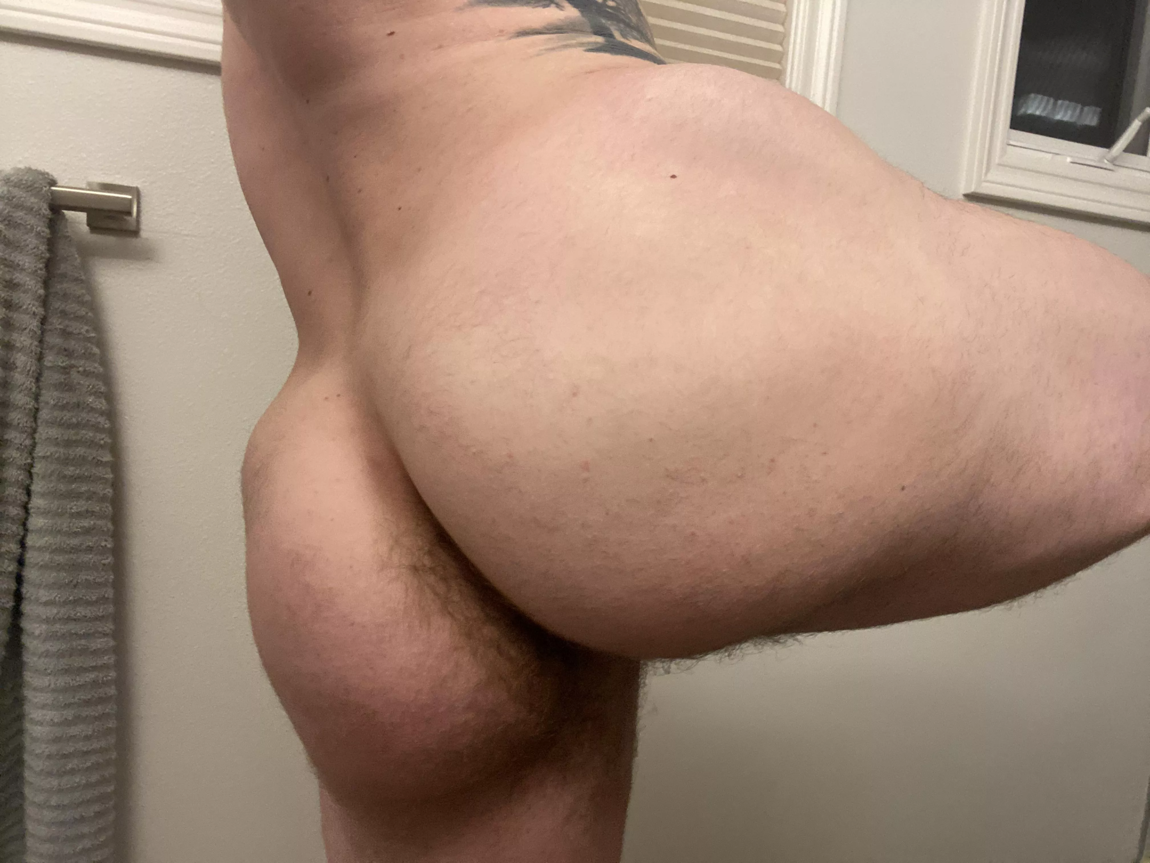 Do I have a nice booty?🍑