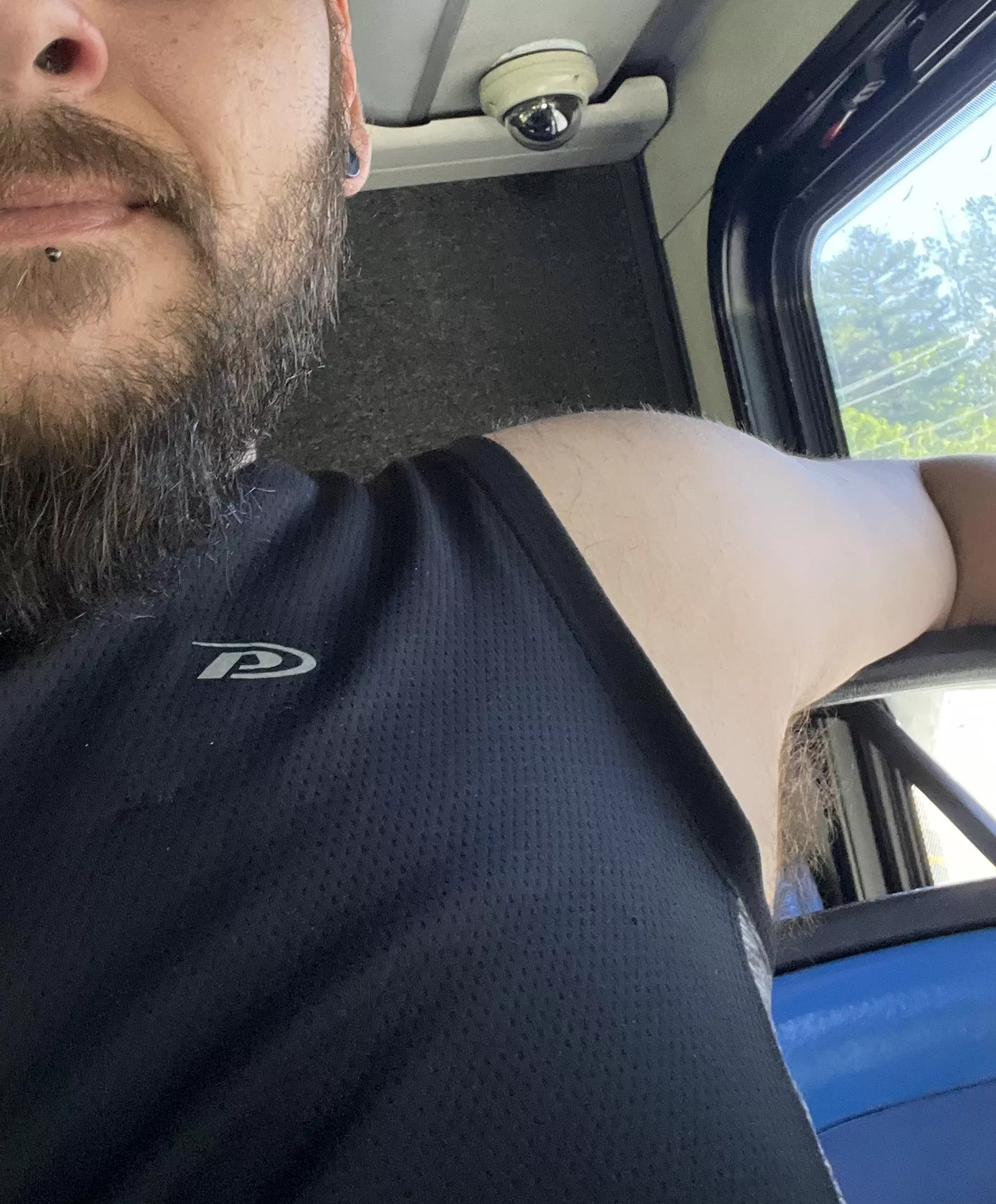 Everyone else sleeveless and musky? 