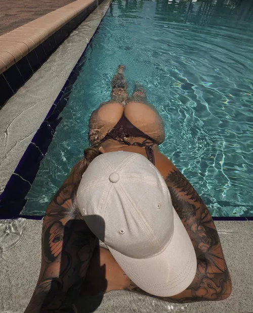 I know you’d be staring if you saw me at the pool