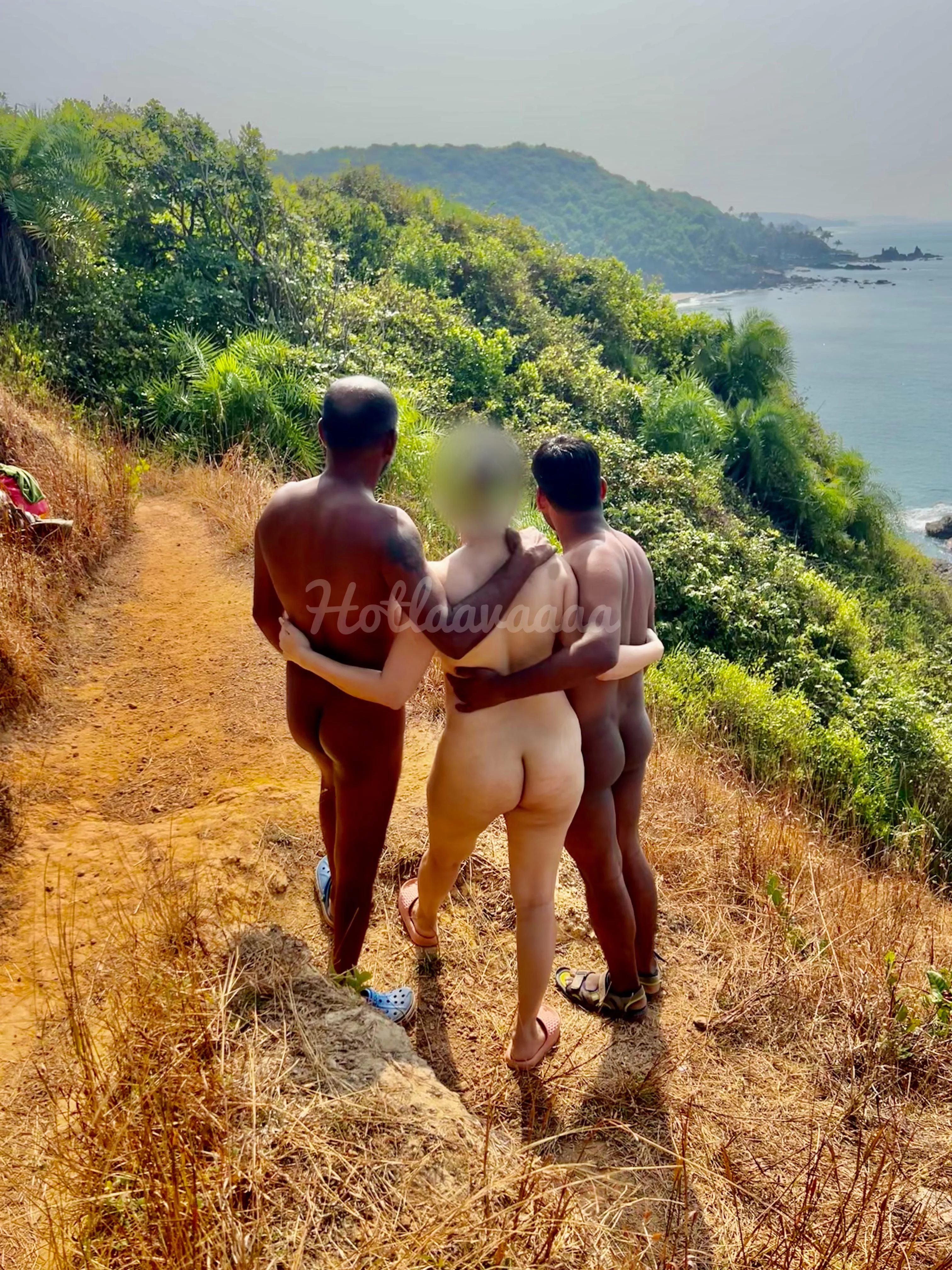 I loved my time with these nudists . The guy on the right asked me if he could try (his first time 🤗) 