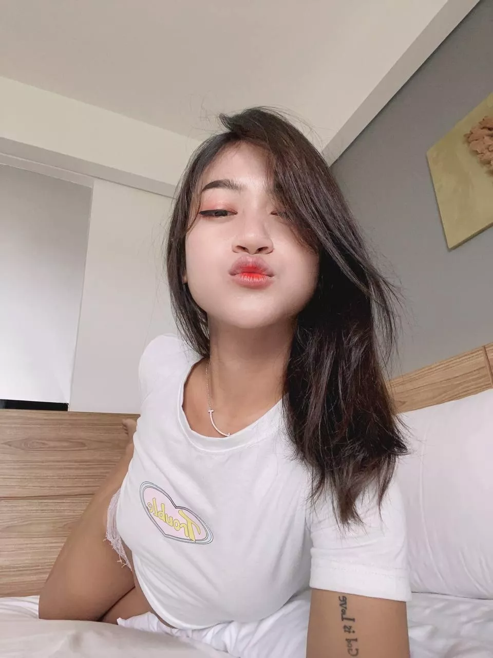 If we saw each other in public, would you hit up on me? 🤭