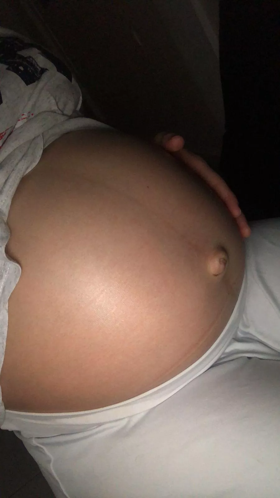 In my 39th week my sexy belly is about to explode good content and fetishes 😈