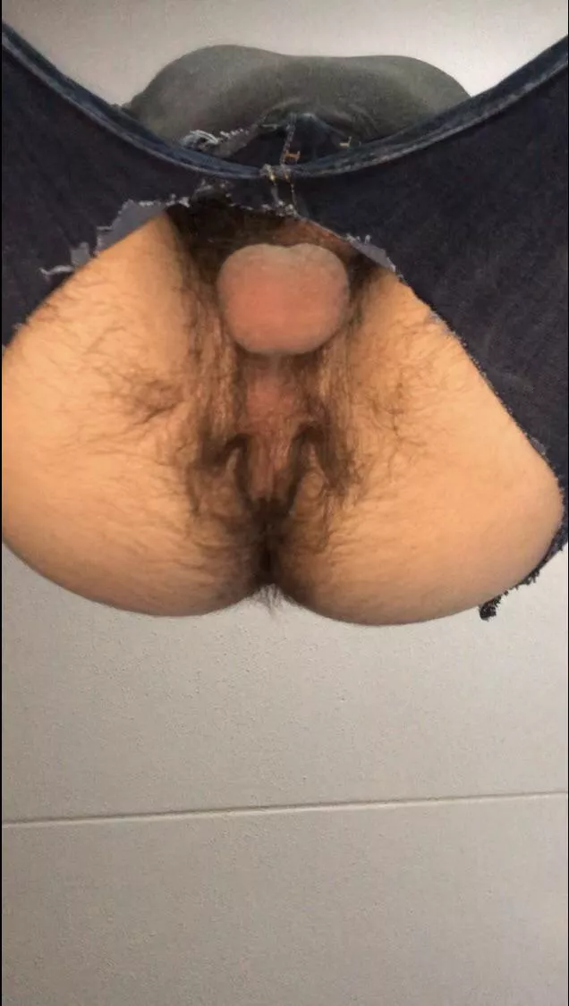 Oops, I ripped my jeans 