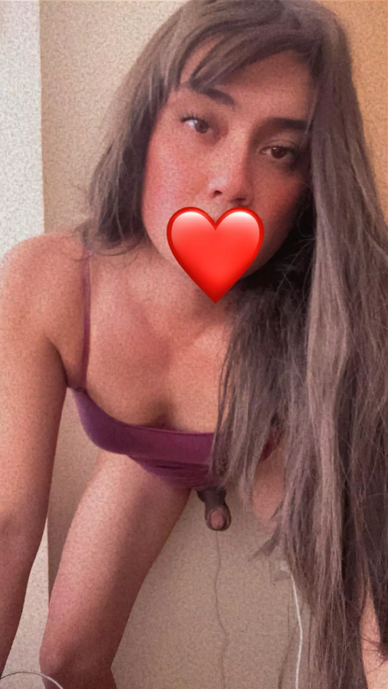 Wanna take the place of my dildo? 🤭