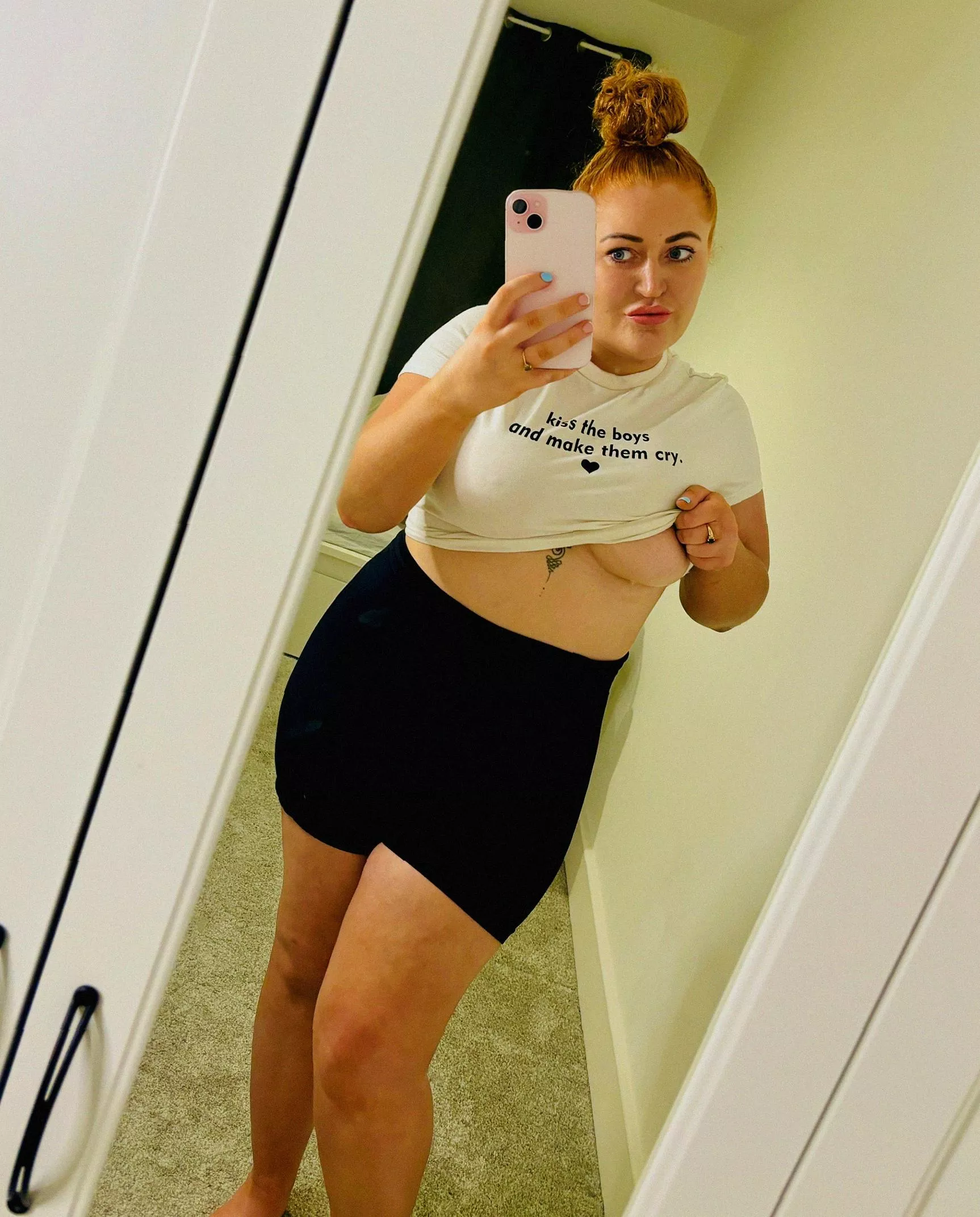 What's the first thing you notices about this picture