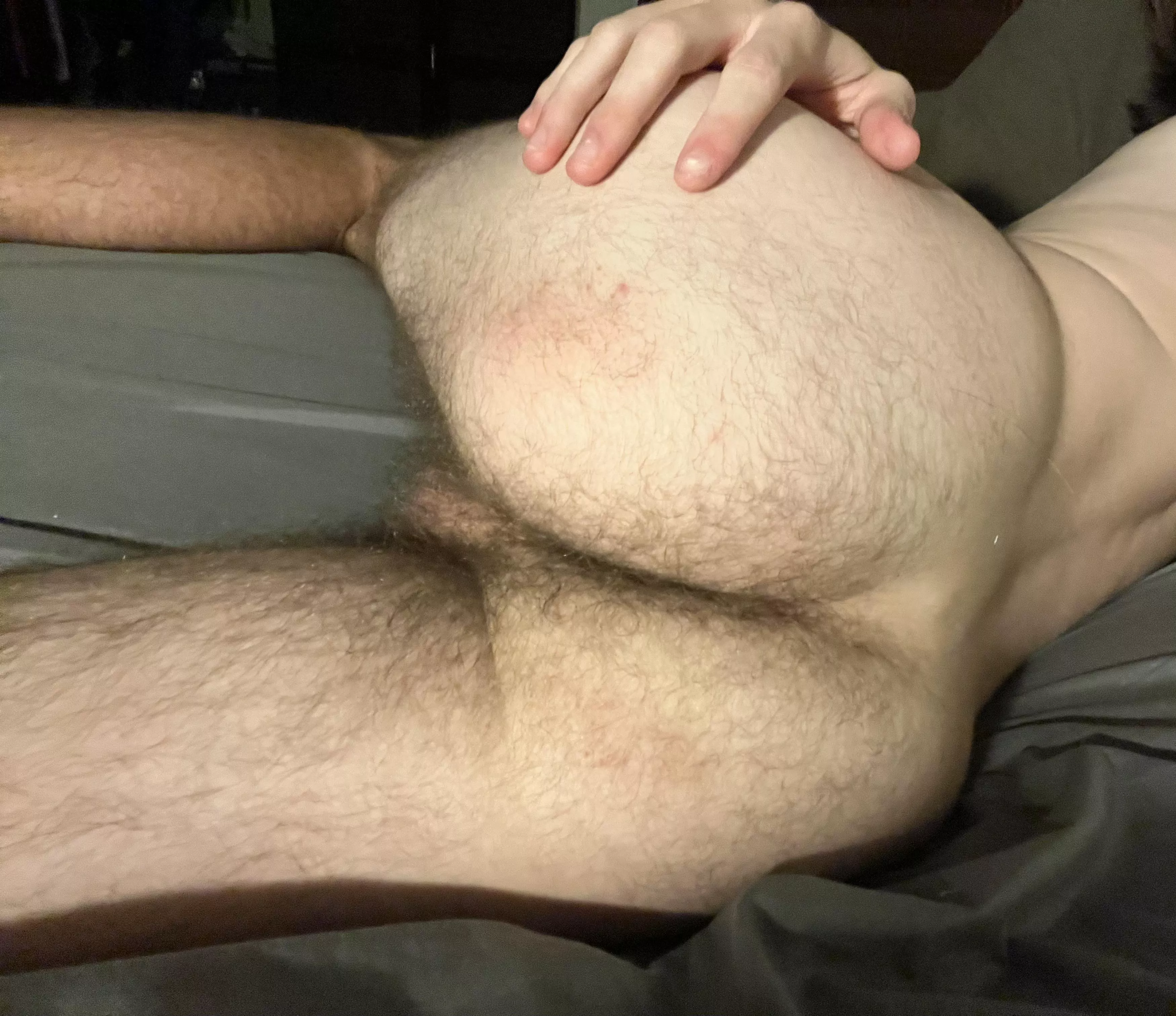 18 y/o attention whore :)