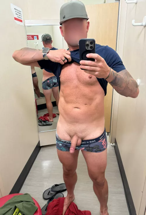 [39] Aren’t changing rooms fun!?!
