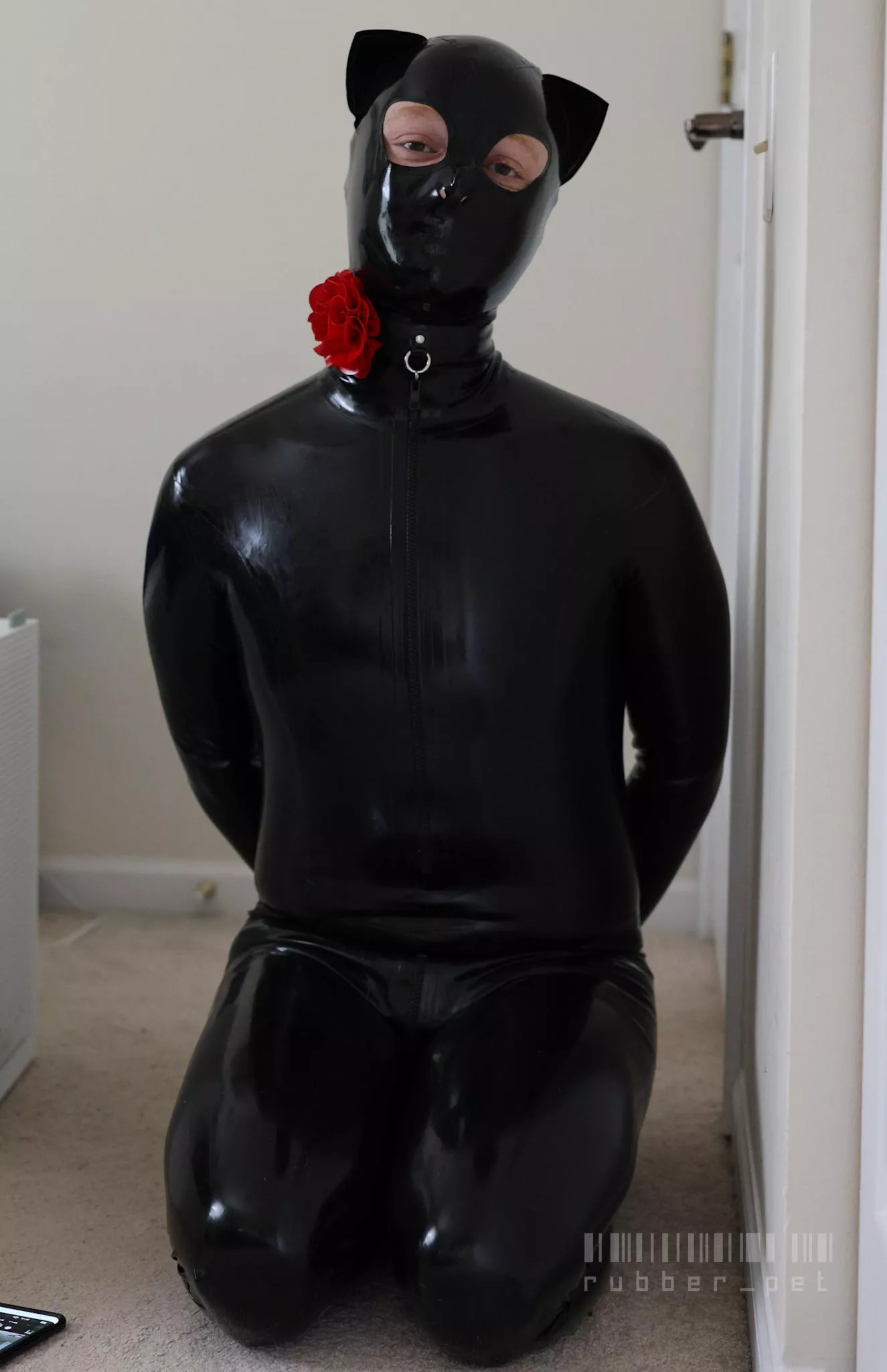 Can I be your latex kitty? Meow meow