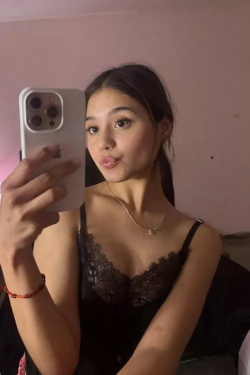 ''Cutish'' or sexy, I can't decide!