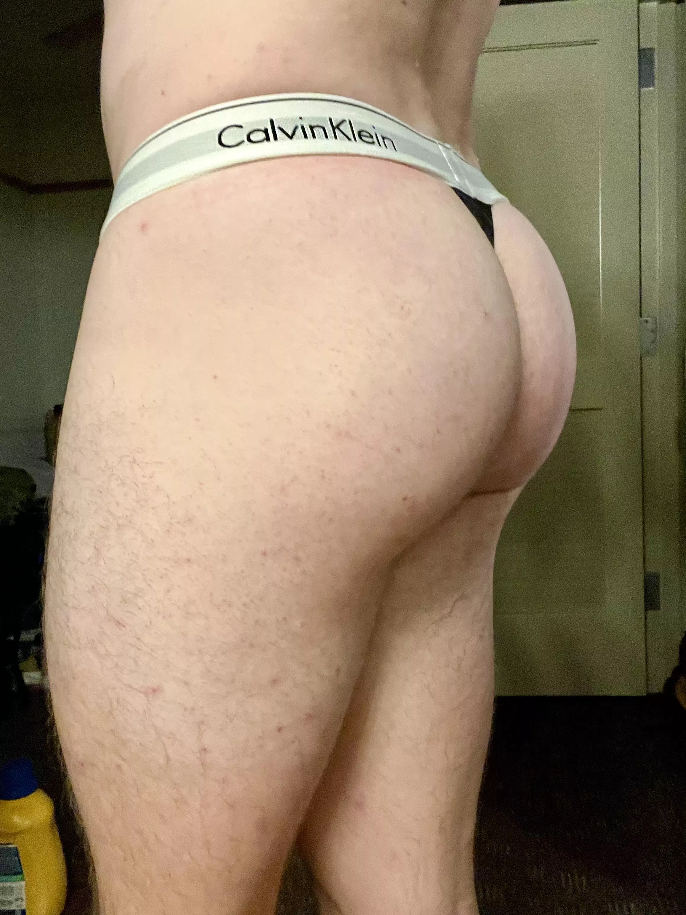 I love wearing thongs 