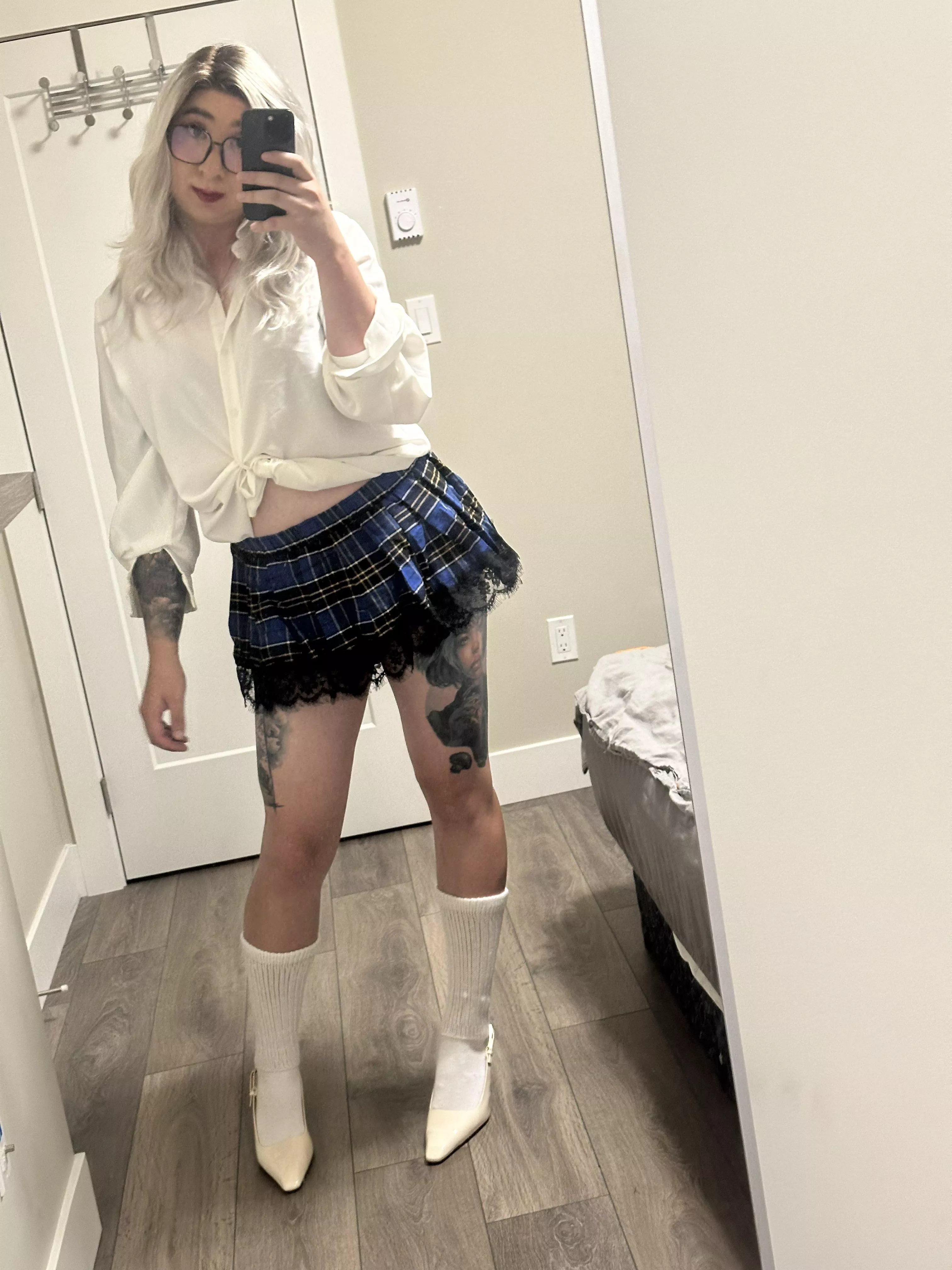 Let’s cut to the chase! I’m a sucker for attention 🙈