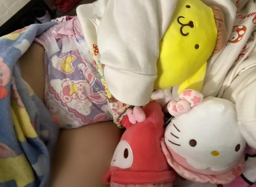 one of my favorite nights this summer..in fuzzy warm clothes, a (warm) diaper, and my stuffies 