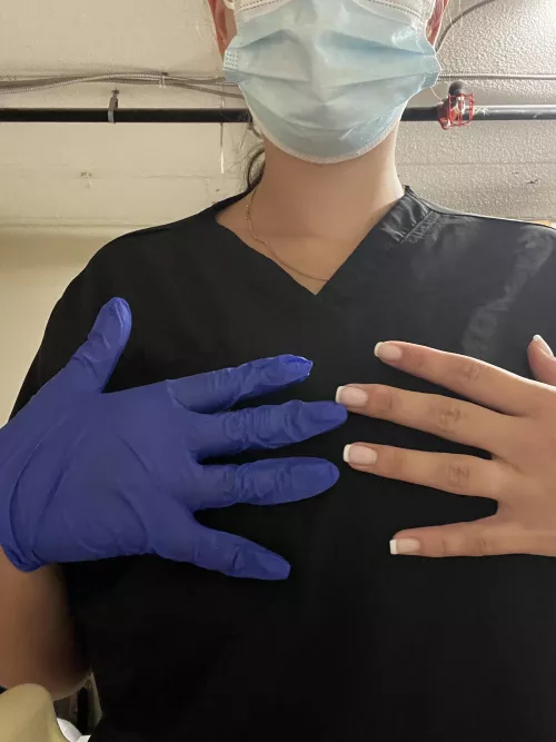 which do you prefer, glove or no glove?