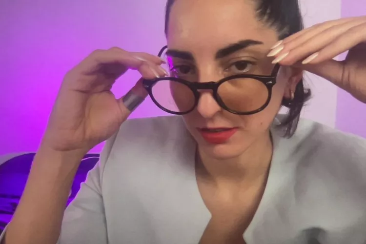 you like the nails that?