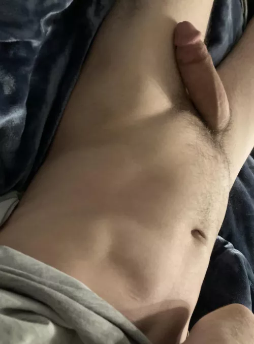 [22] i need your attention, now. 😈😈