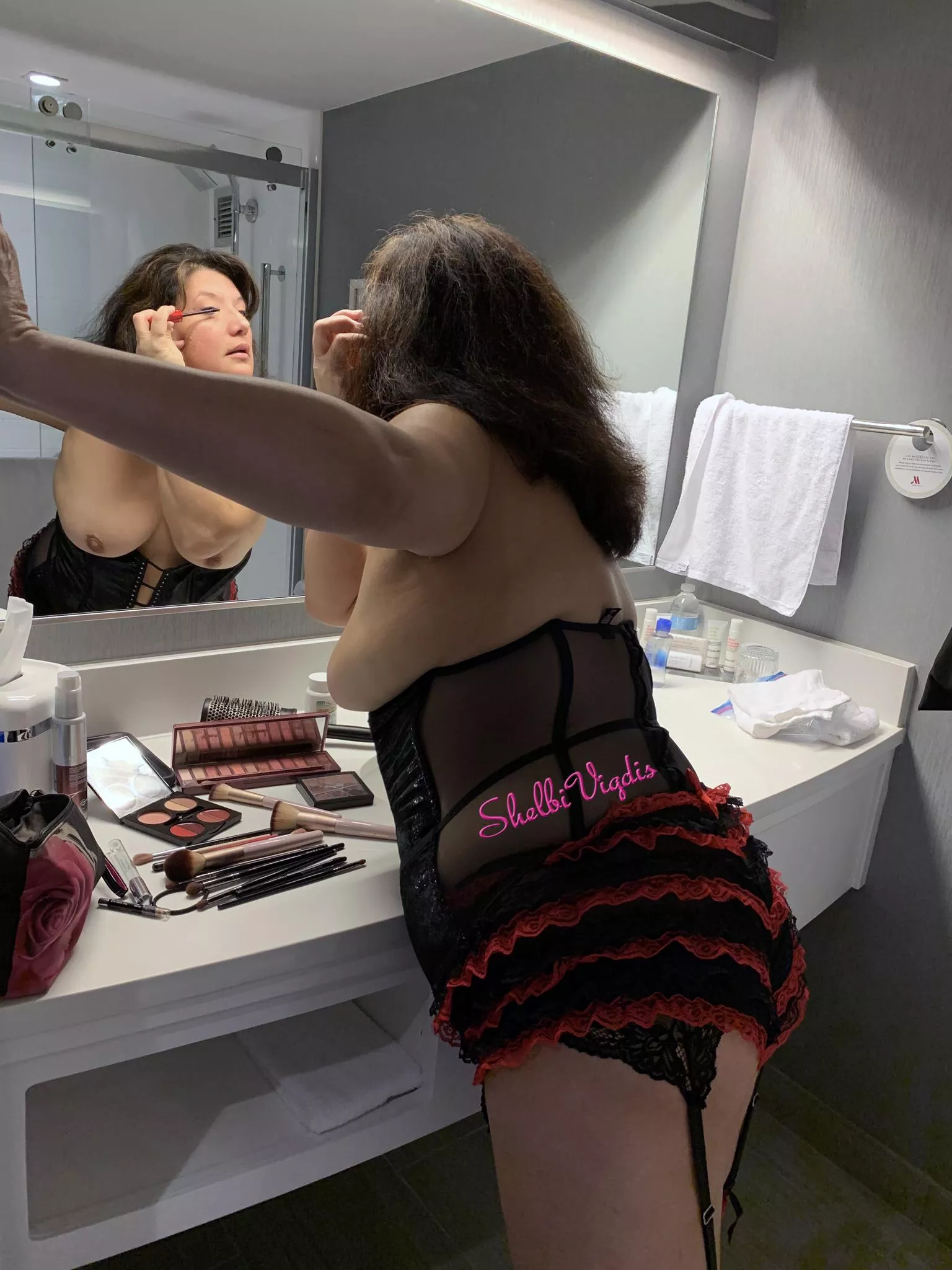 [53][F] - Getting ready for a night out... Or was it a night in...