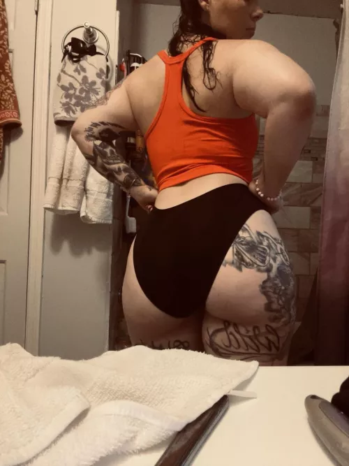 Anyone still awake? I’m horny..