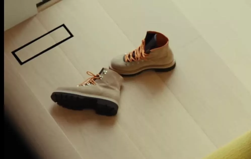 Can anyone help me identify these boots?