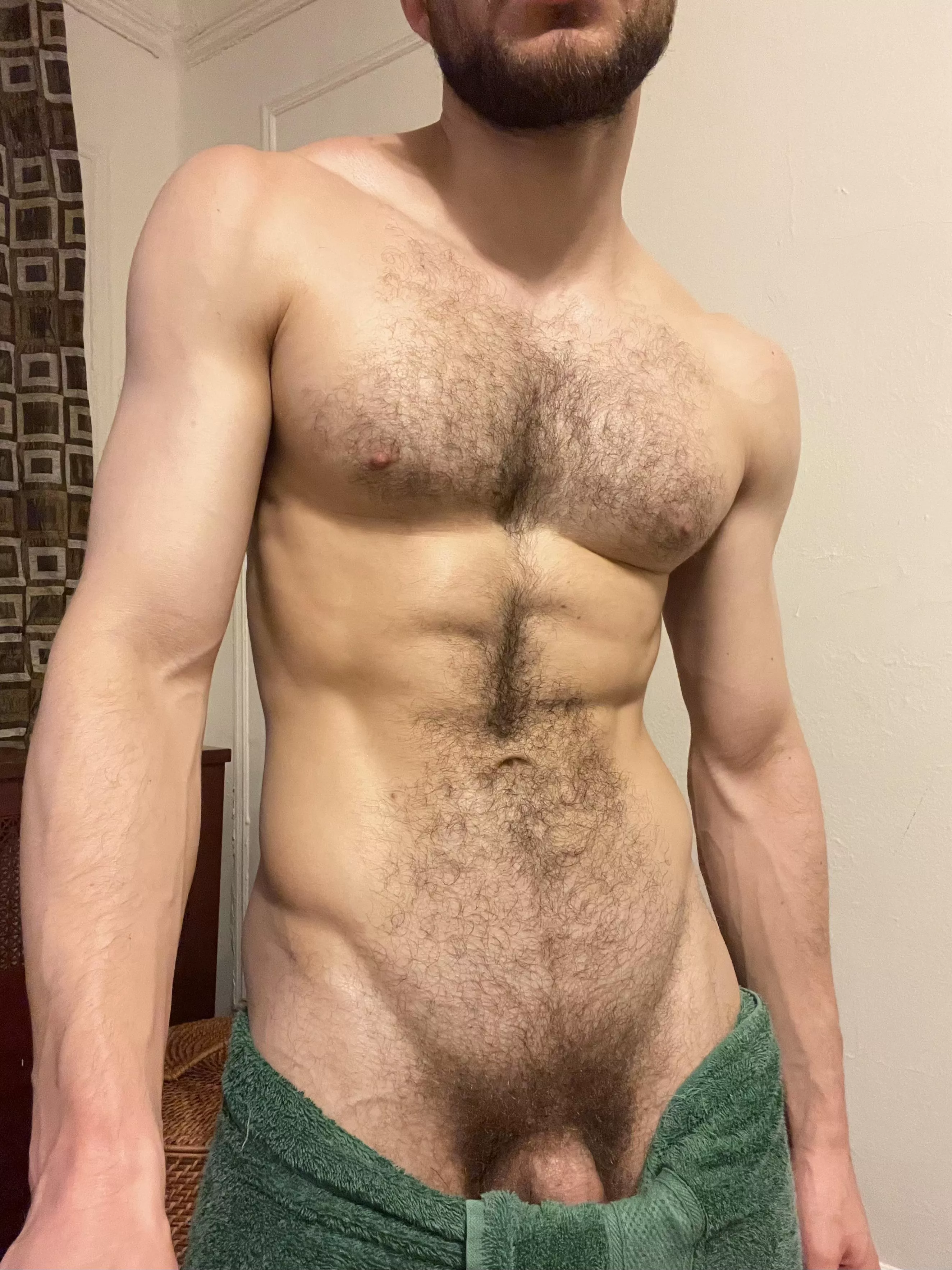 Do the drapes match the carpet? or the towel? 🤔