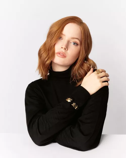 Ellie Bamber